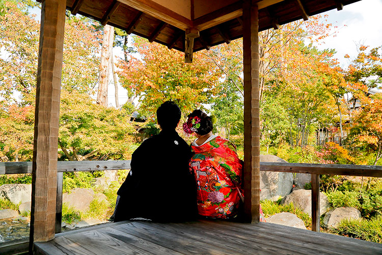 秋の紅葉和装結婚式前撮りロケーションフォト