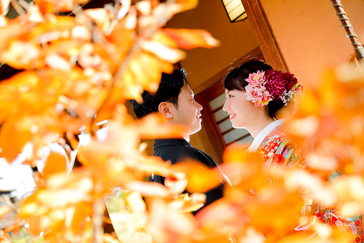 秋の紅葉和装結婚式前撮りロケーションフォト